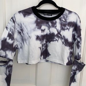 Not a fan of the black collar on the neck, very trendy, soft and wearable